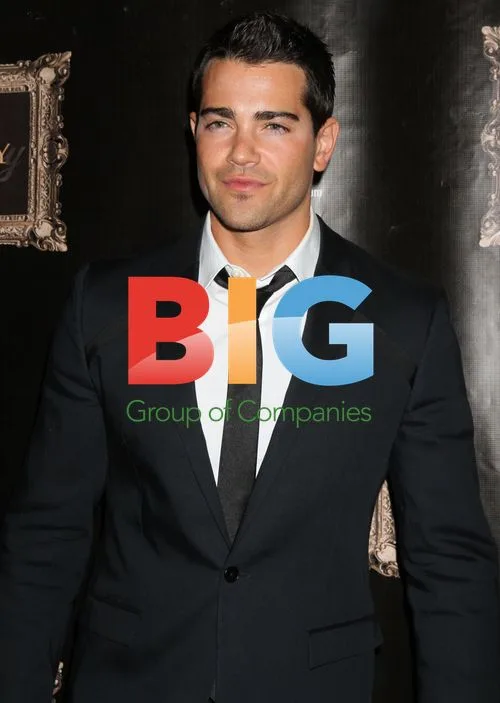 Jesse Metcalfe and Cara Santana at "Dallas" Premiere