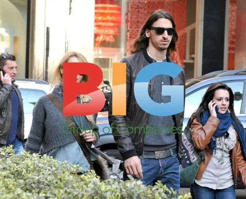 Zlatan Ibrahimovic Shopping in Milan
