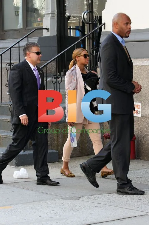 Beyonce and Baby Blue Take Stroll in Tribeca