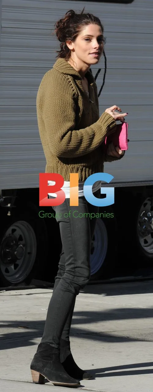 Ashley Greene Filming 'Americana' Pilot