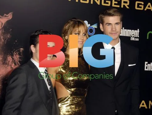 Josh Hutcherson, Jennifer Lawrence, & Liam Hemsworth at 'Hunger Games' Premiere