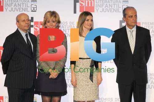 Princess Letizia and Esperanza Aguirre at children's literature awards
