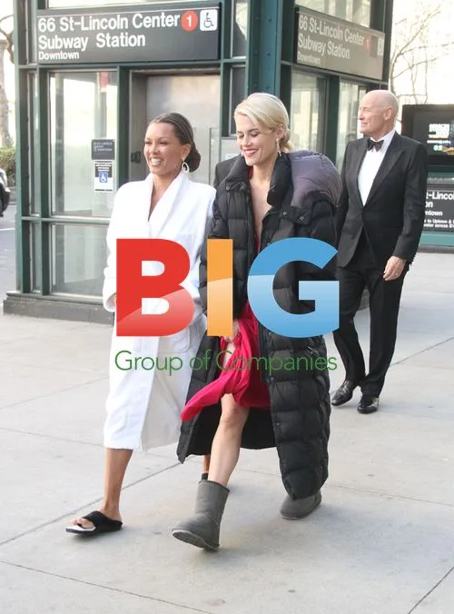 Vanessa Williams, Rachael Taylor, Dave Annable on "666 Park Ave" set
