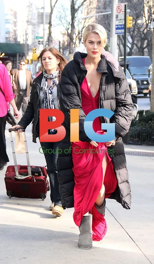 Vanessa Williams, Rachael Taylor, Dave Annable on "666 Park Ave" set