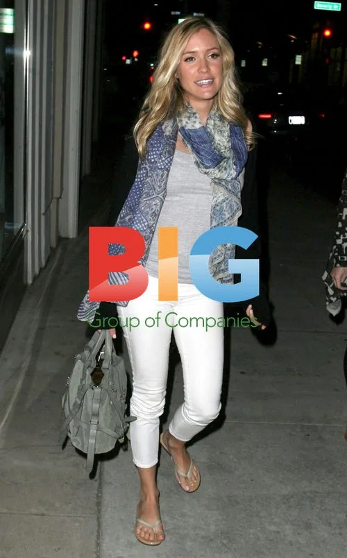 Kristin Cavallari Pregnant Dinner Outing