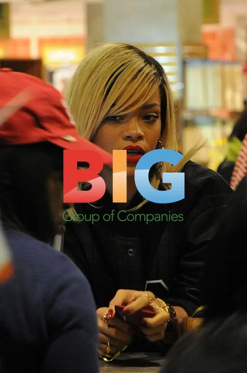 Rihanna Grocery Shopping