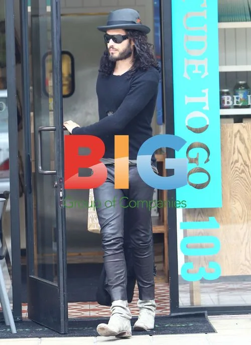 Russell Brand and Girlfriend Lunch