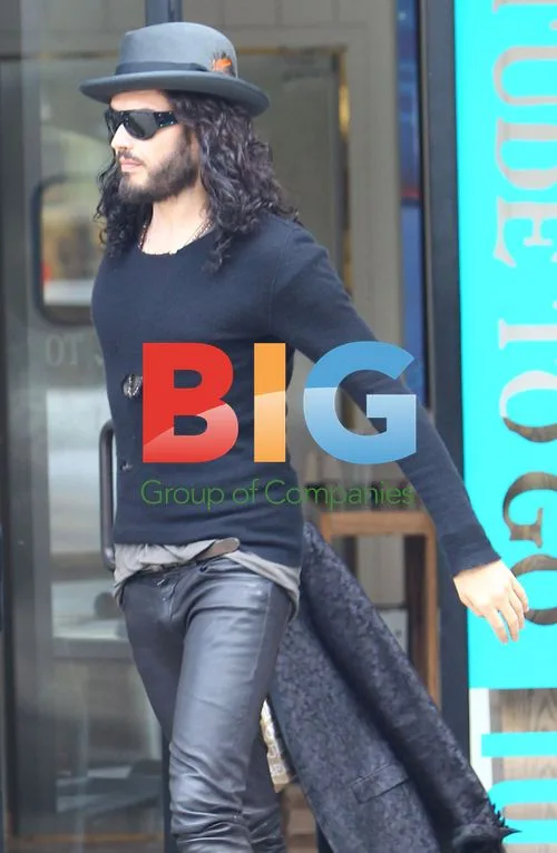 Russell Brand and Girlfriend Lunch