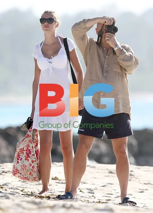 Gregg Wallace Photographs Wife in Caribbean