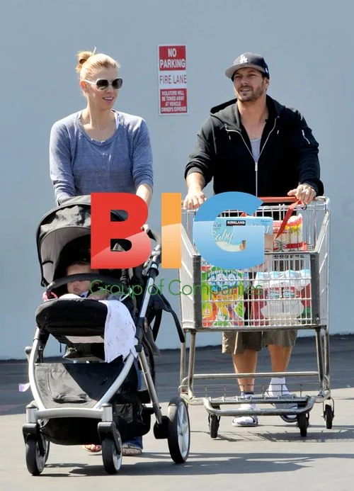 Kevin Federline and Victoria Prince with baby