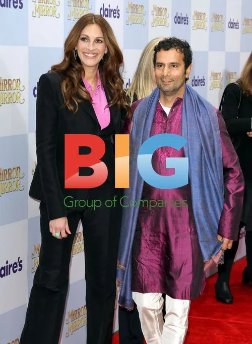 Julia Roberts and Tarsem Singh at 'Mirror Mirror' Premiere