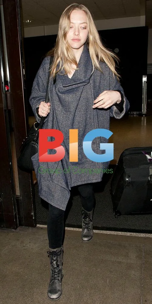 Amanda Seyfried Arrives at LAX