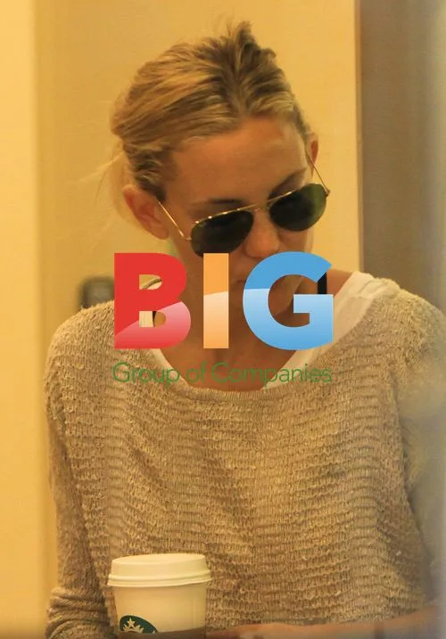 Kate Hudson Shopping with Baby Bingham in London