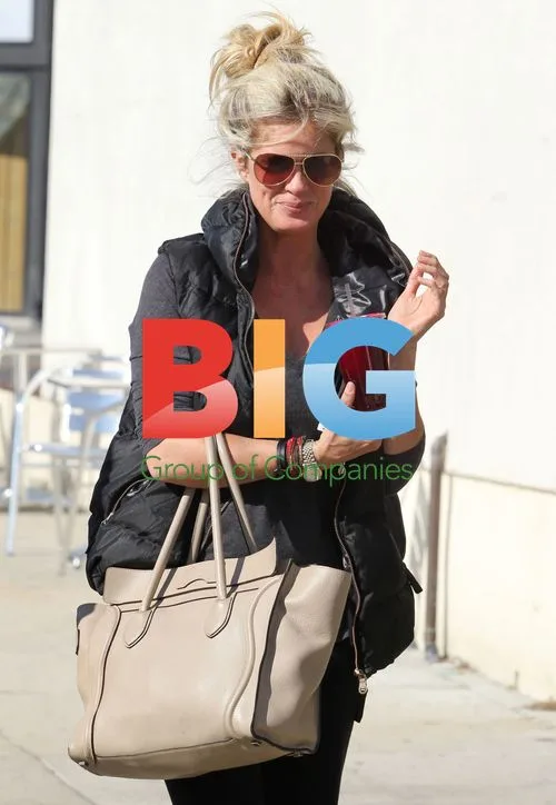 Rachel Hunter Leaves Pilates Class