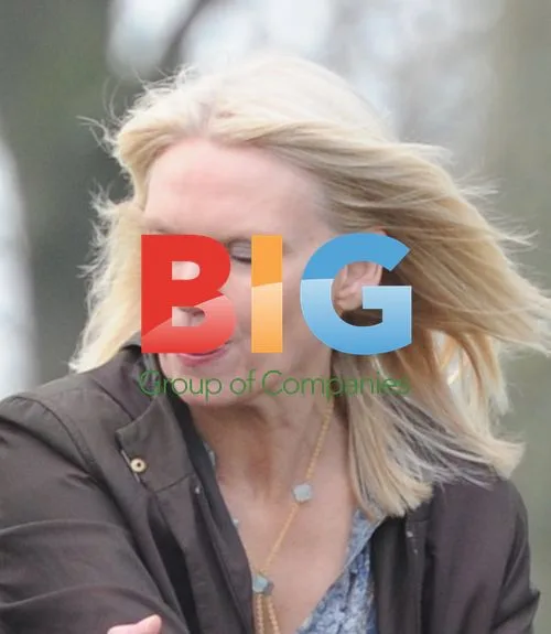 Phil Tufnell and Anneka Rice Filming in London Park