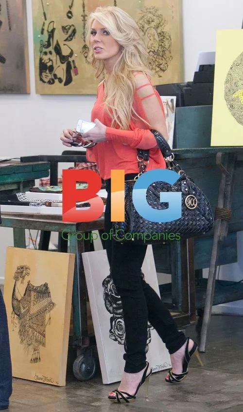 Gretchen Rossi Shopping on Robertson Blvd