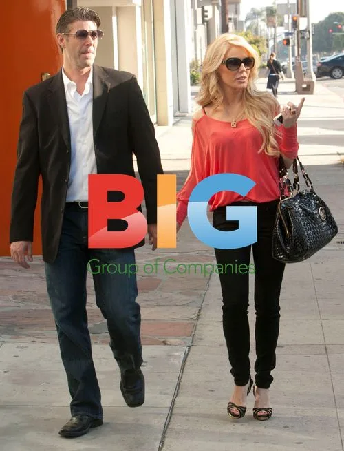 Gretchen Rossi shops on Robertson Blvd