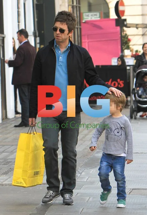 Noel Gallagher shopping with son in London