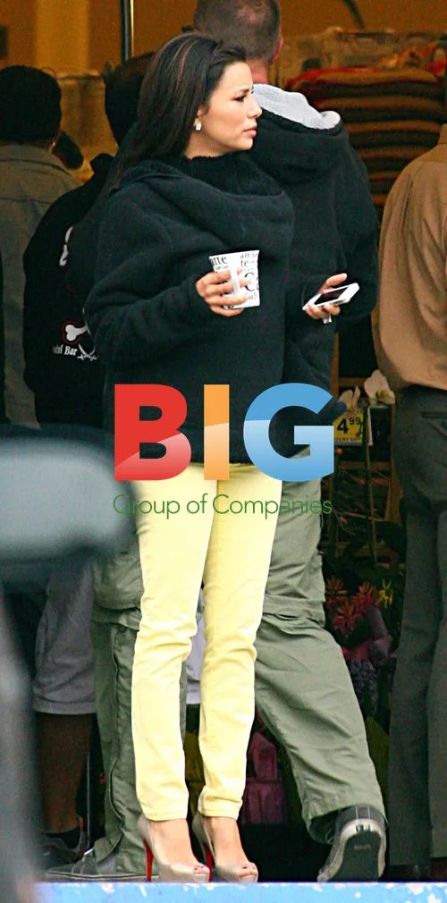 Eva Longoria in Pastel Yellow Pants