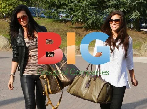 Imogen Thomas and Friend Arrive at Alton Towers
