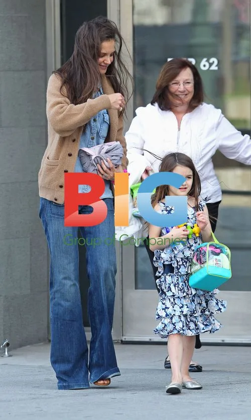 Katie Holmes, Suri Cruise, and Kathleen Holmes Leaving Chelsea Piers