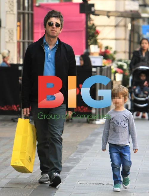 Noel Gallagher out with son in London