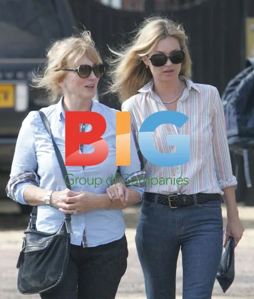 Kate Moss Heads to Beer Garden