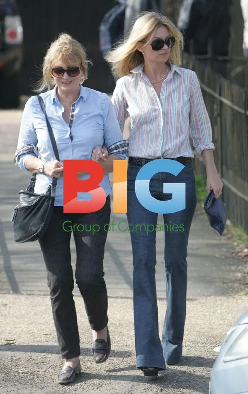 Kate Moss at Beer Garden with Family