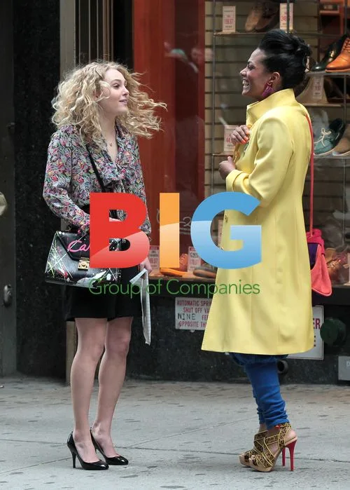 AnnaSophia Robb on 'The Carrie Diaries' set