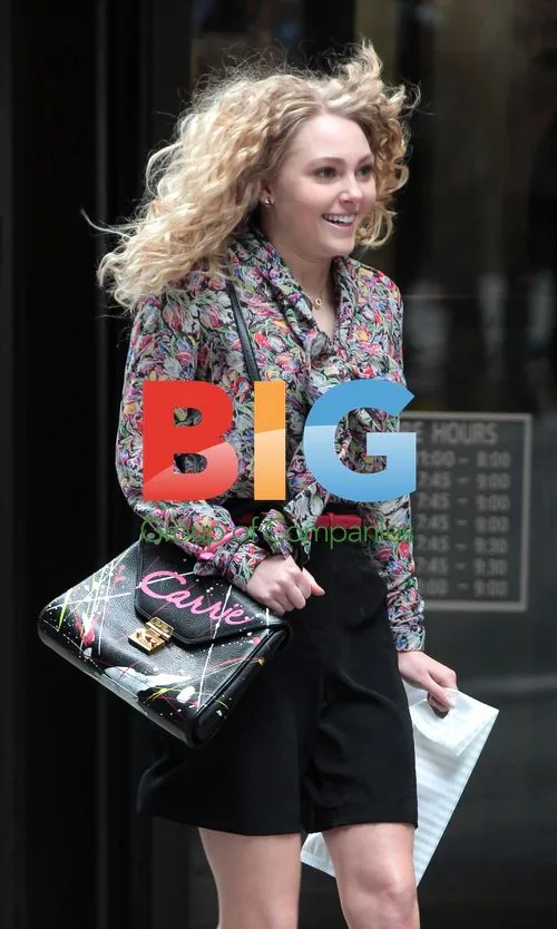 AnnaSophia Robb on "The Carrie Diaries" set