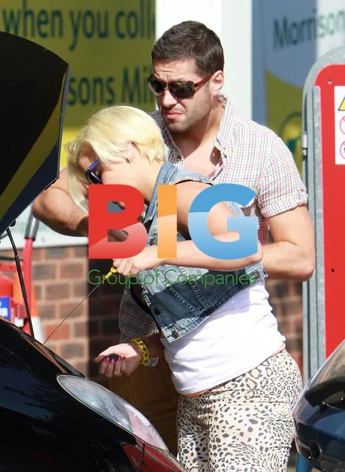 Kerry Katona and boyfriend refuel in Cheshire