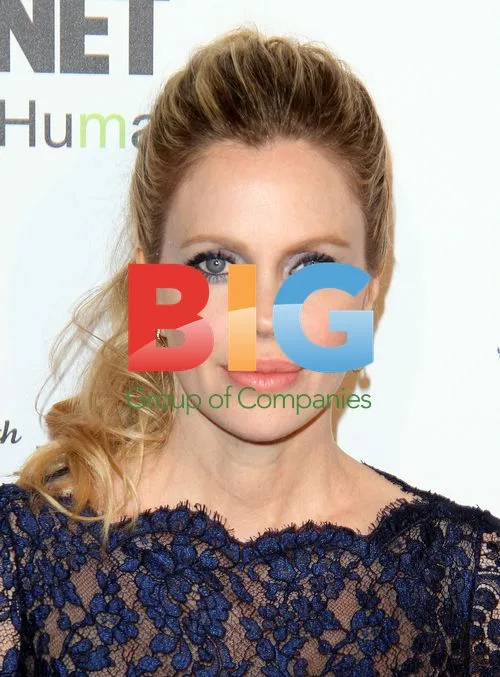 Kristin Bauer at The 26th Genesis Awards