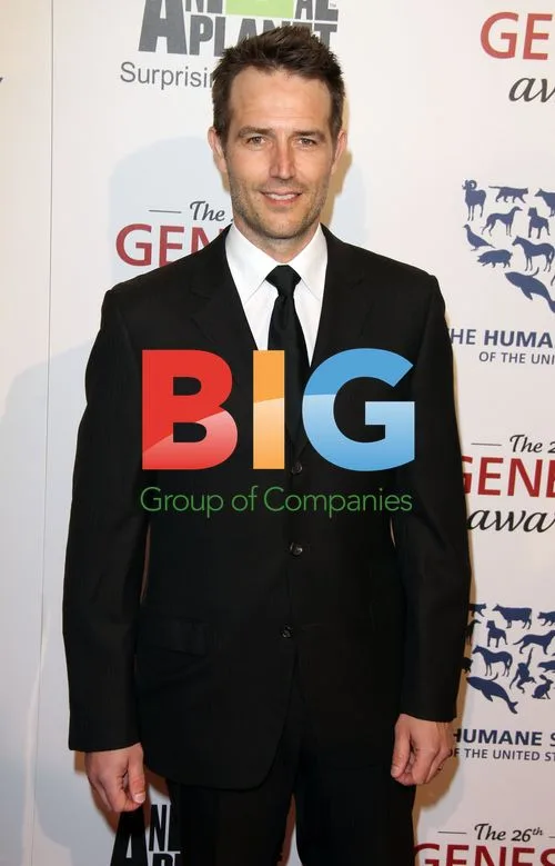 Michael Vartan at The 26th Genesis Awards