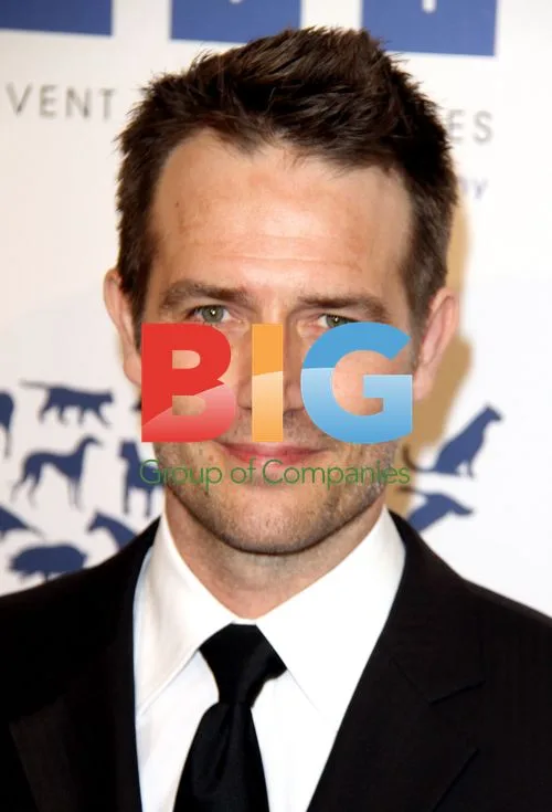 Michael Vartan at 26th Genesis Awards