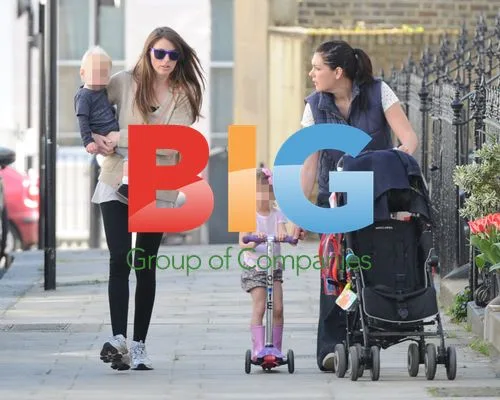 Jools Oliver with Kids in London