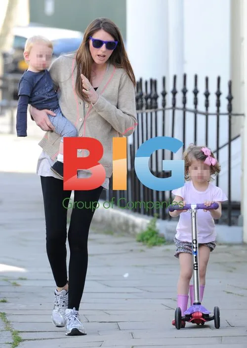 Jools Oliver with Kids in London