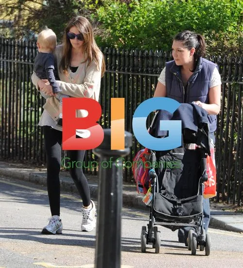 Jools Oliver Out With Kids in London