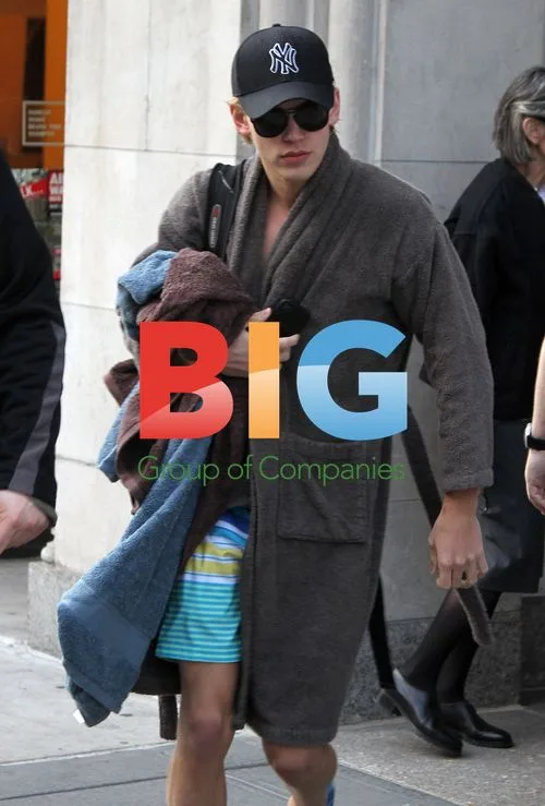 Austin Butler on 'The Carrie Diaries' set