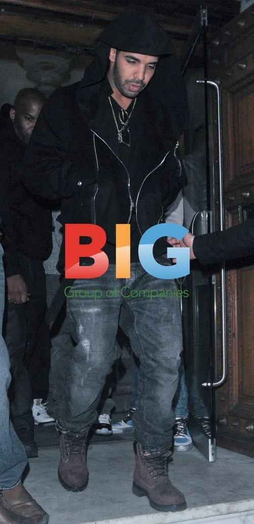 Drake Hits Aura Nightclub in London