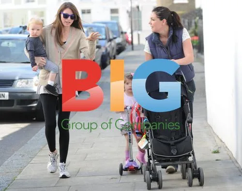 Jools Oliver Out with Kids in London