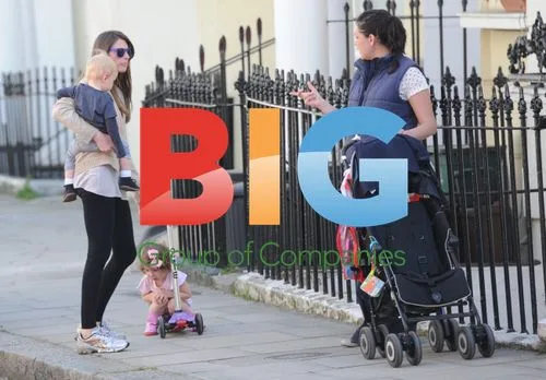 Jools Oliver and Kids in Primrose Hill