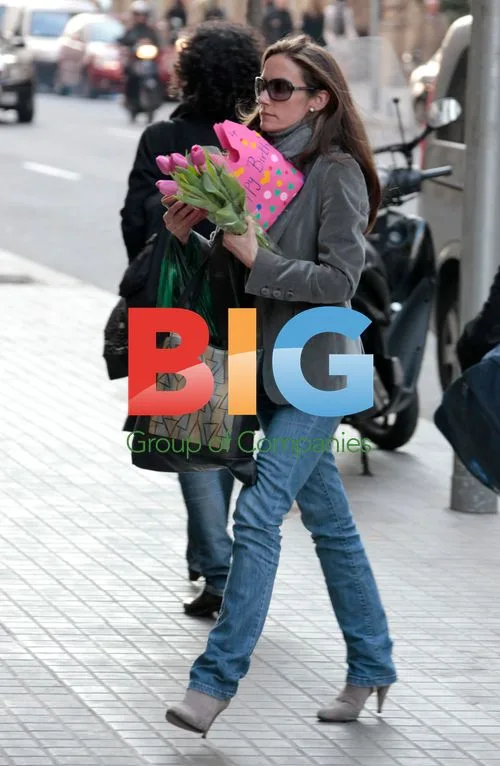 Temla Ortiz and Daughters in Barcelona