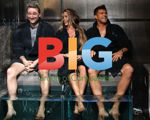 Katie Price, Leandro Penna, Dane Bowers Enjoy Fish Massage