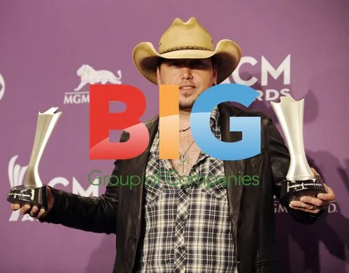 Jason Aldean Backstage at ACM Awards