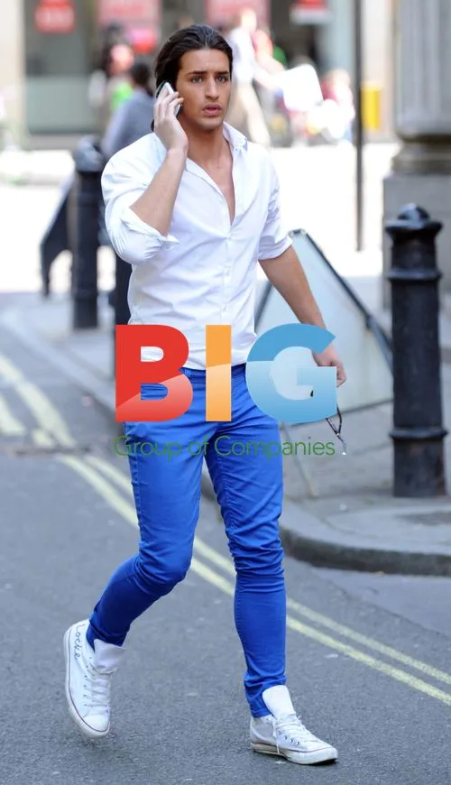 Ollie Locke Caught with Fly Open