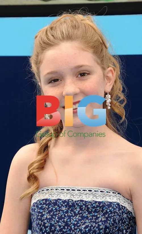 Cozi Zuehlsdorff at "Dolphin Tale" Premiere
