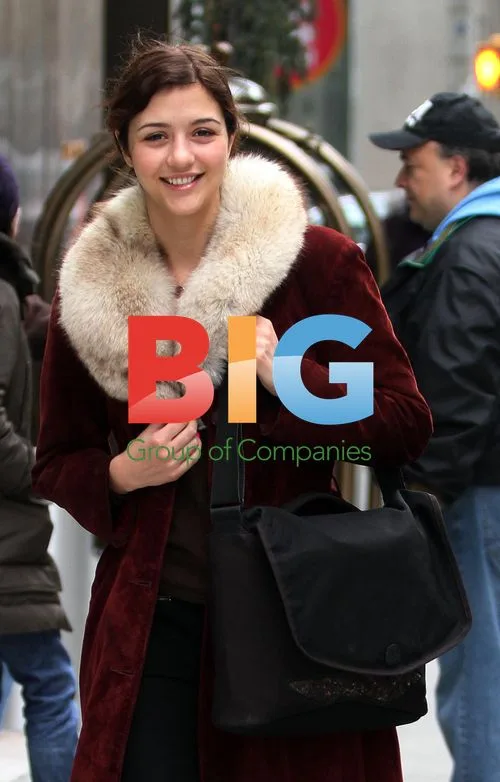 Katie Findlay and Kacey Rohl stroll in Soho, NYC