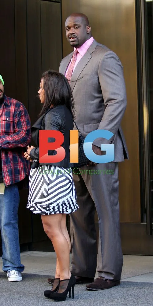 Shaquille O'Neal and girlfriend leave NYC hotel