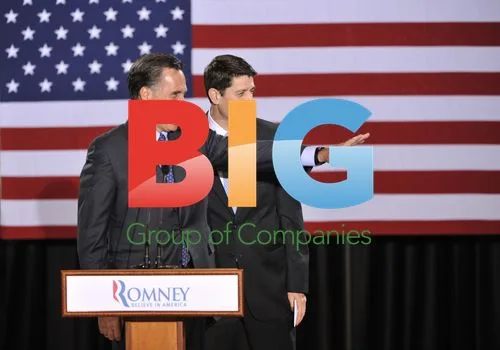 Mitt Romney Meets Supporters at Rally