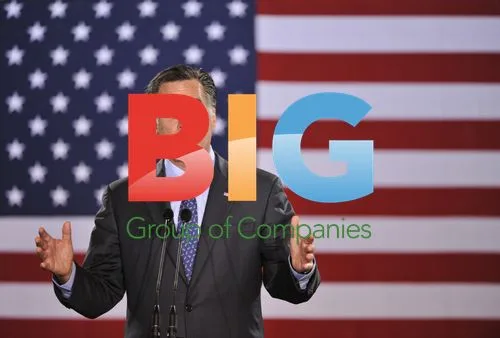 Mitt Romney Meets Supporters at Rally